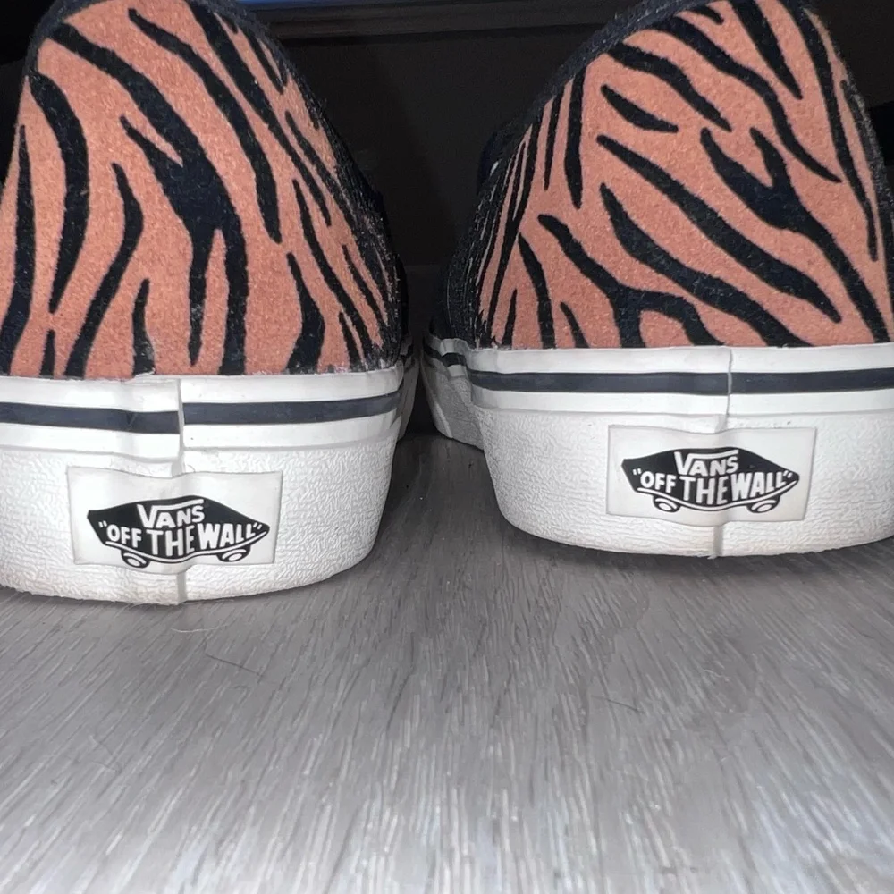Vans ComfyCush Slip-On SF Tiger Stripe Animal Print Sneakers Size 9.5W / 8M